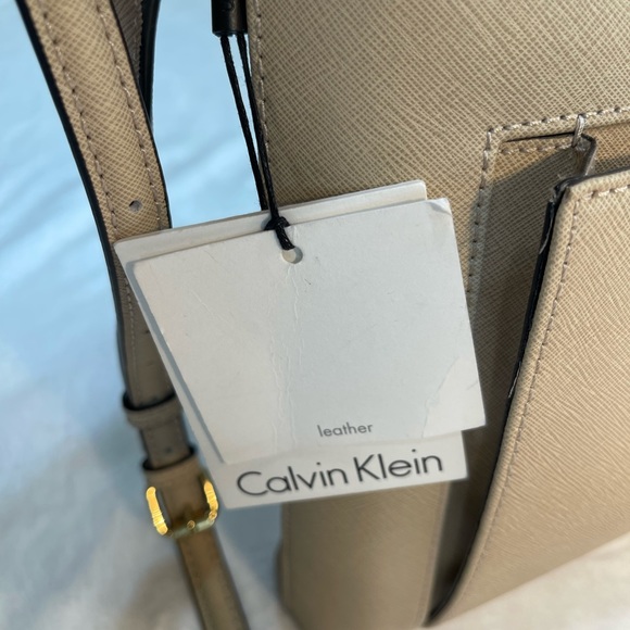 Calvin Klein crossbody bag saffiano leather beige - Picture 6 of 8
